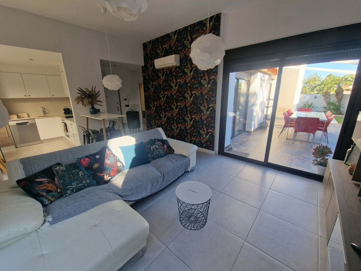 Se vende Villa - Chalet de 2 dormitorios en Costa Blanca, Alicante, España