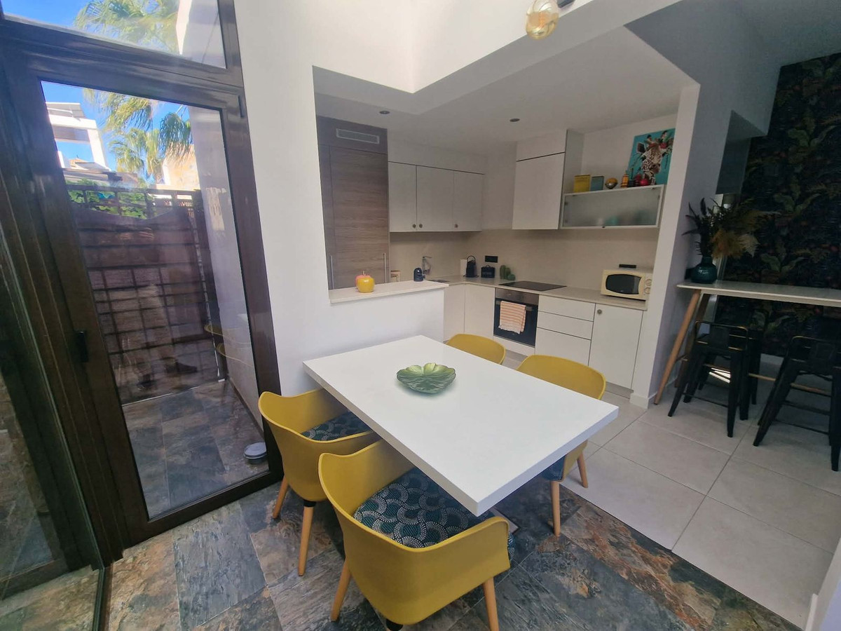 Se vende Villa - Chalet de 2 dormitorios en Costa Blanca, Alicante, España