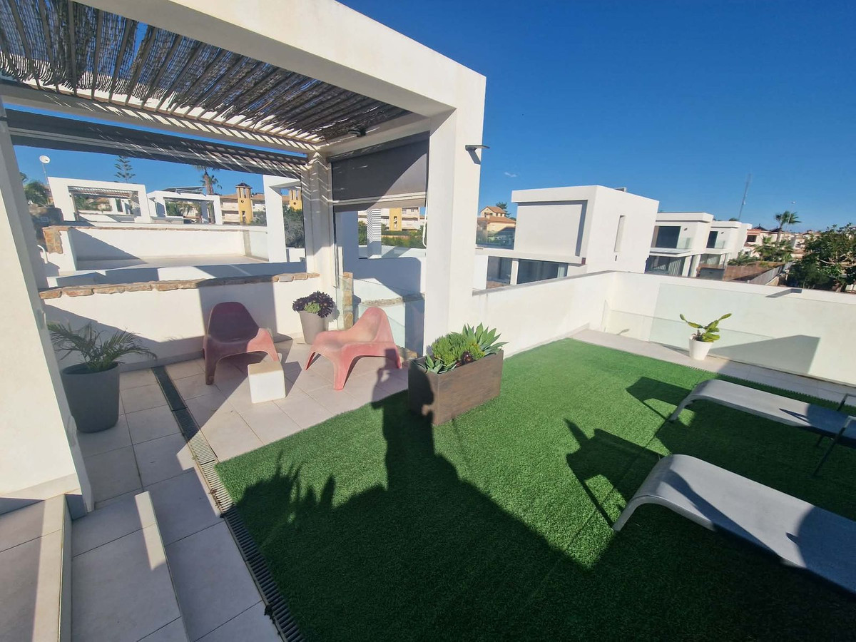 Se vende Villa - Chalet de 2 dormitorios en Costa Blanca, Alicante, España