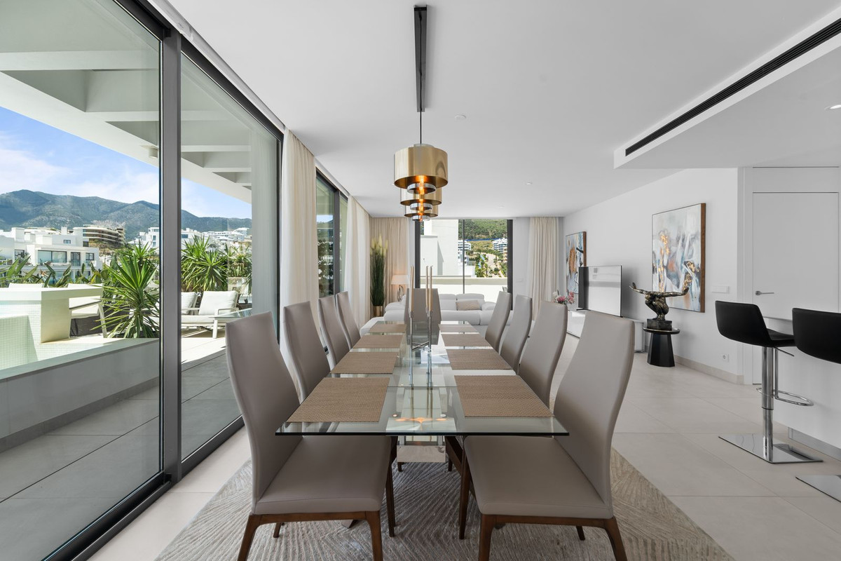 3 Bed Apartment for sale in Fuengirola Costa Del Sol, Málaga, Spain