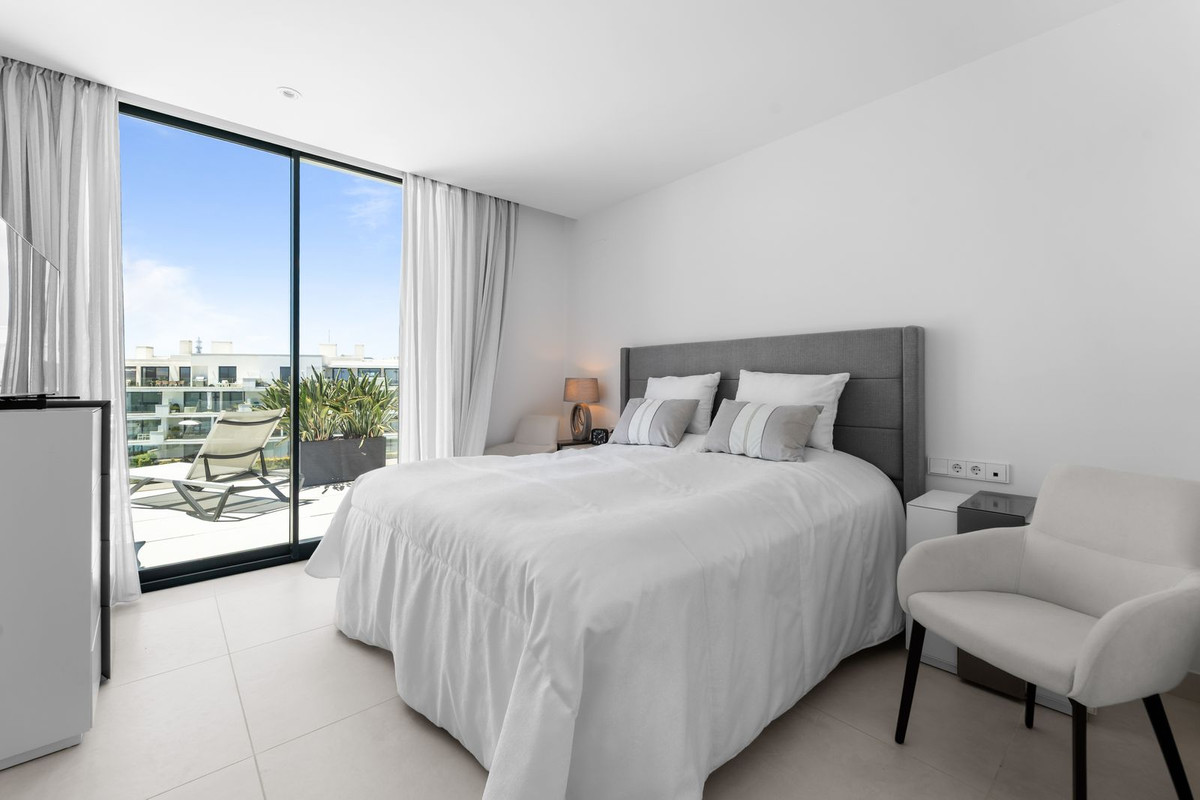 3 Bed Apartment for sale in Fuengirola Costa Del Sol, Málaga, Spain