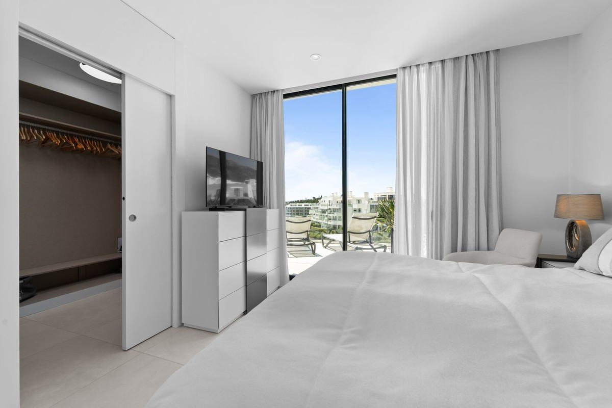 3 Bed Apartment for sale in Fuengirola Costa Del Sol, Málaga, Spain