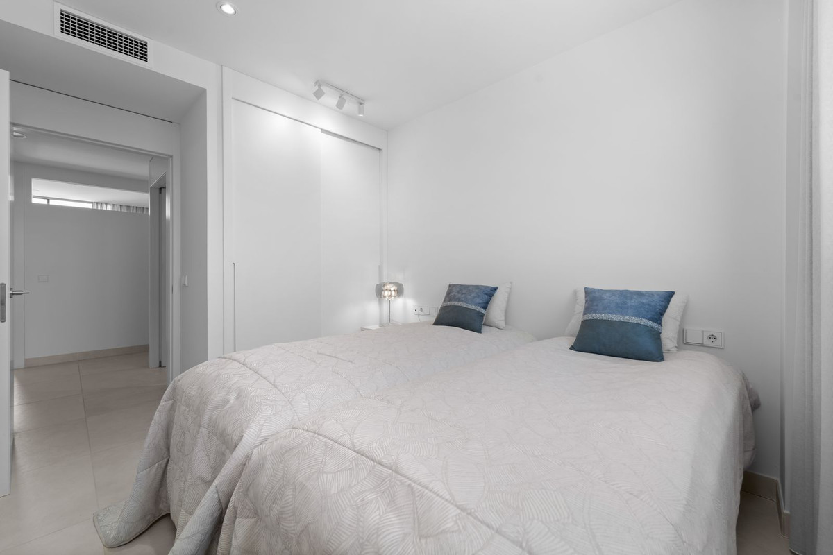 3 Bed Apartment for sale in Fuengirola Costa Del Sol, Málaga, Spain