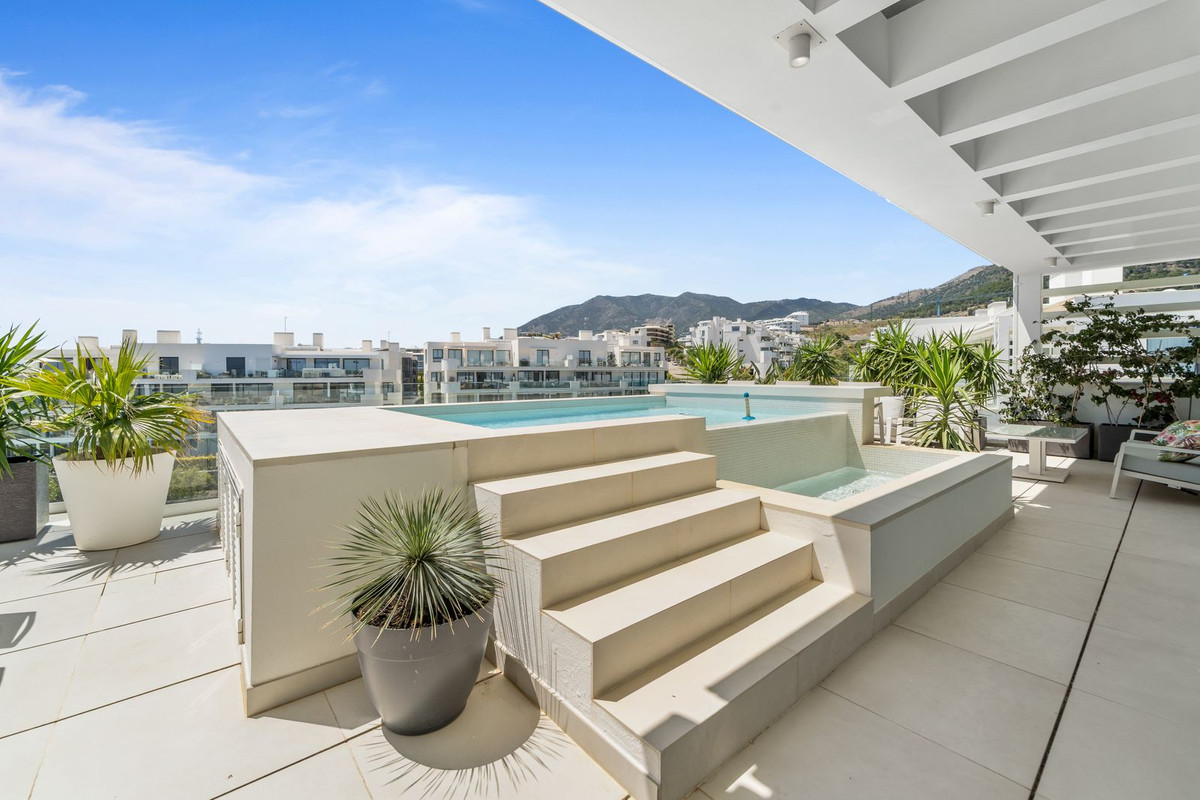 3 Bed Apartment for sale in Fuengirola Costa Del Sol, Málaga, Spain