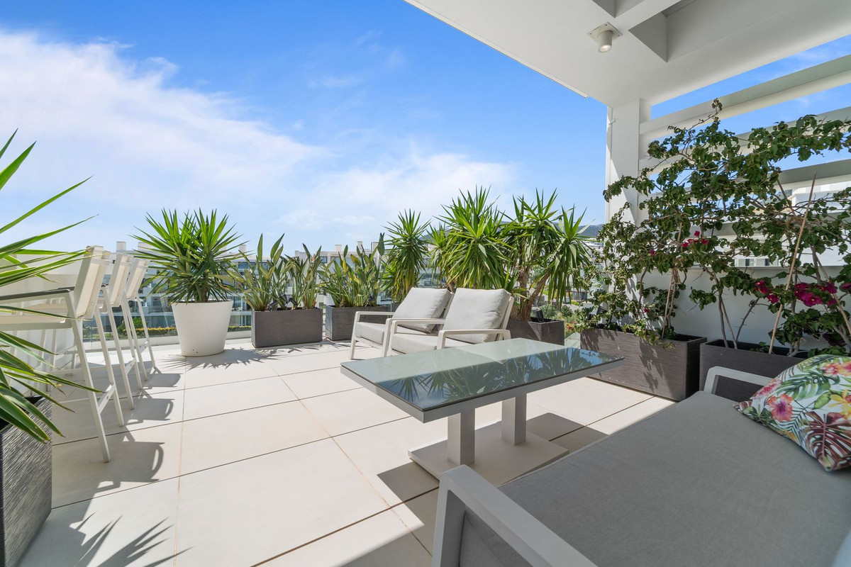 3 Bed Apartment for sale in Fuengirola Costa Del Sol, Málaga, Spain