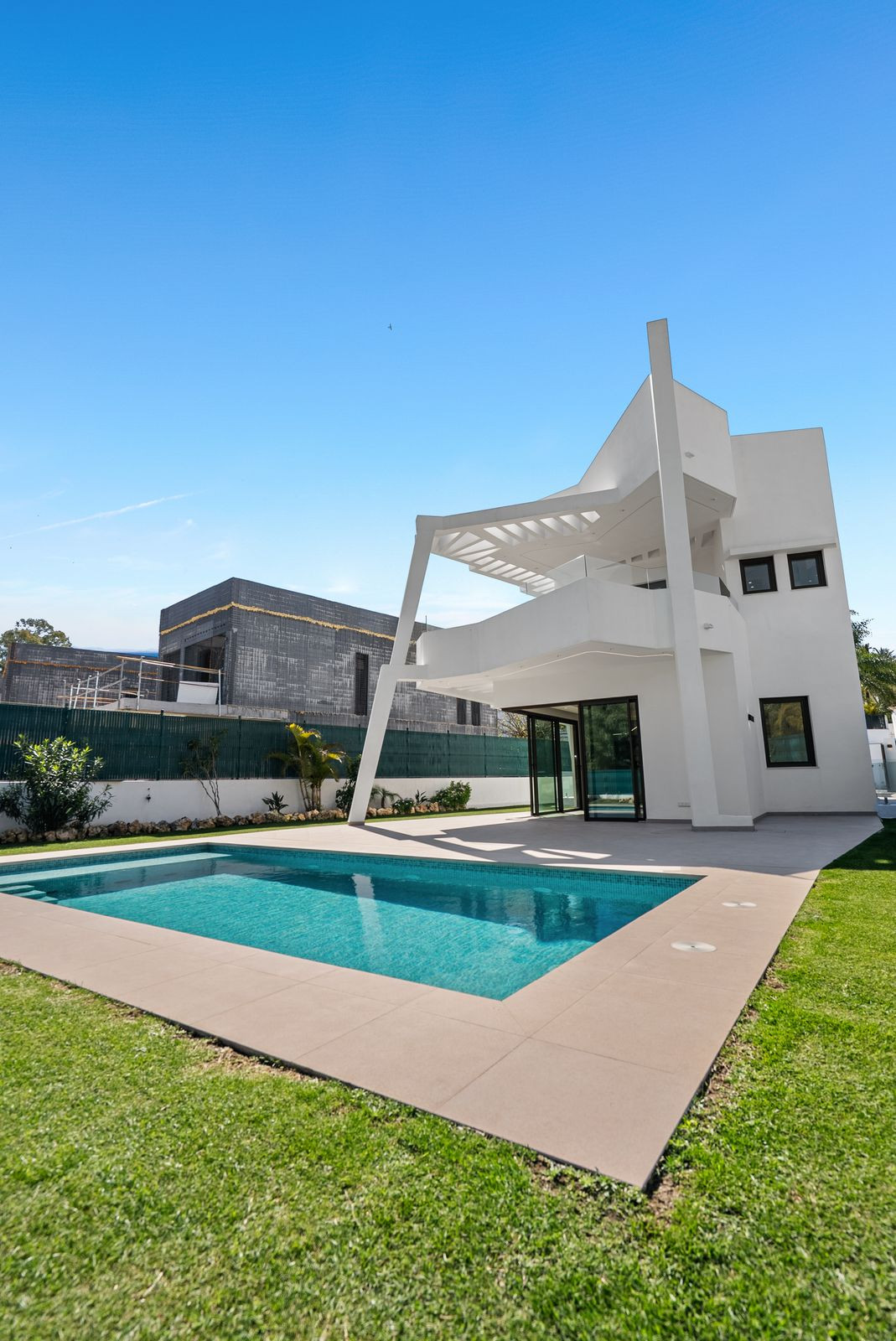 4 Bed Townhouse for sale in Atalaya Costa Del Sol, Málaga, Spain
