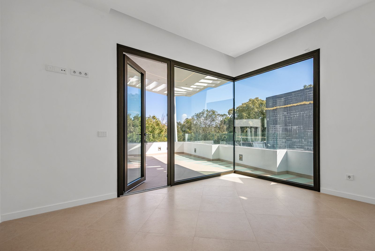 4 Bed Townhouse for sale in Atalaya Costa Del Sol, Málaga, Spain