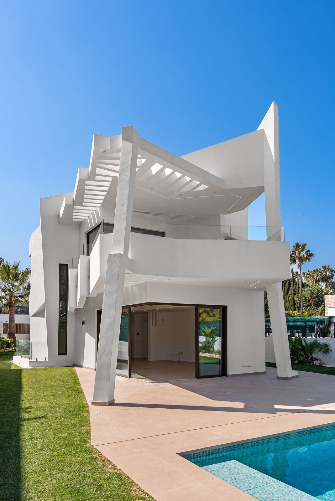4 Bed Townhouse for sale in Atalaya Costa Del Sol, Málaga, Spain