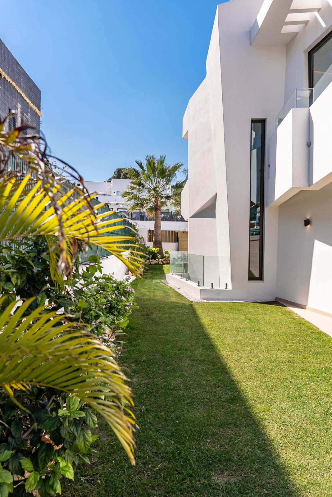 4 Bed Townhouse for sale in Atalaya Costa Del Sol, Málaga, Spain