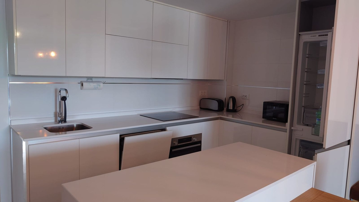 Se vende Apartamento Planta Media de 2 dormitorios en Costa Del Sol, Málaga, España