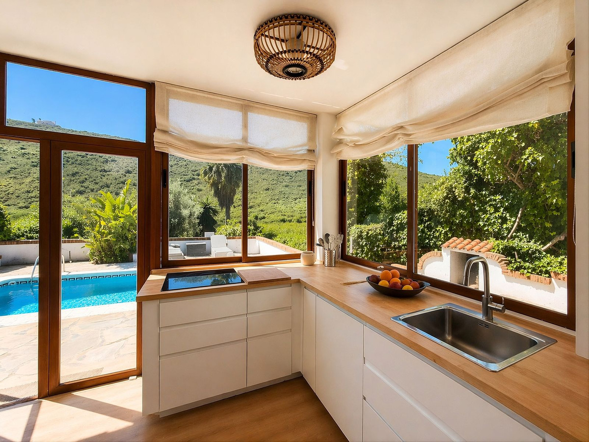 Se vende Finca - Cortijo de 3 dormitorios en Costa Del Sol, Málaga, España