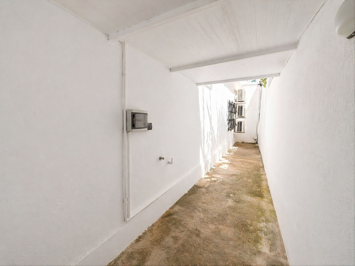 Se vende Finca - Cortijo de 3 dormitorios en Costa Del Sol, Málaga, España