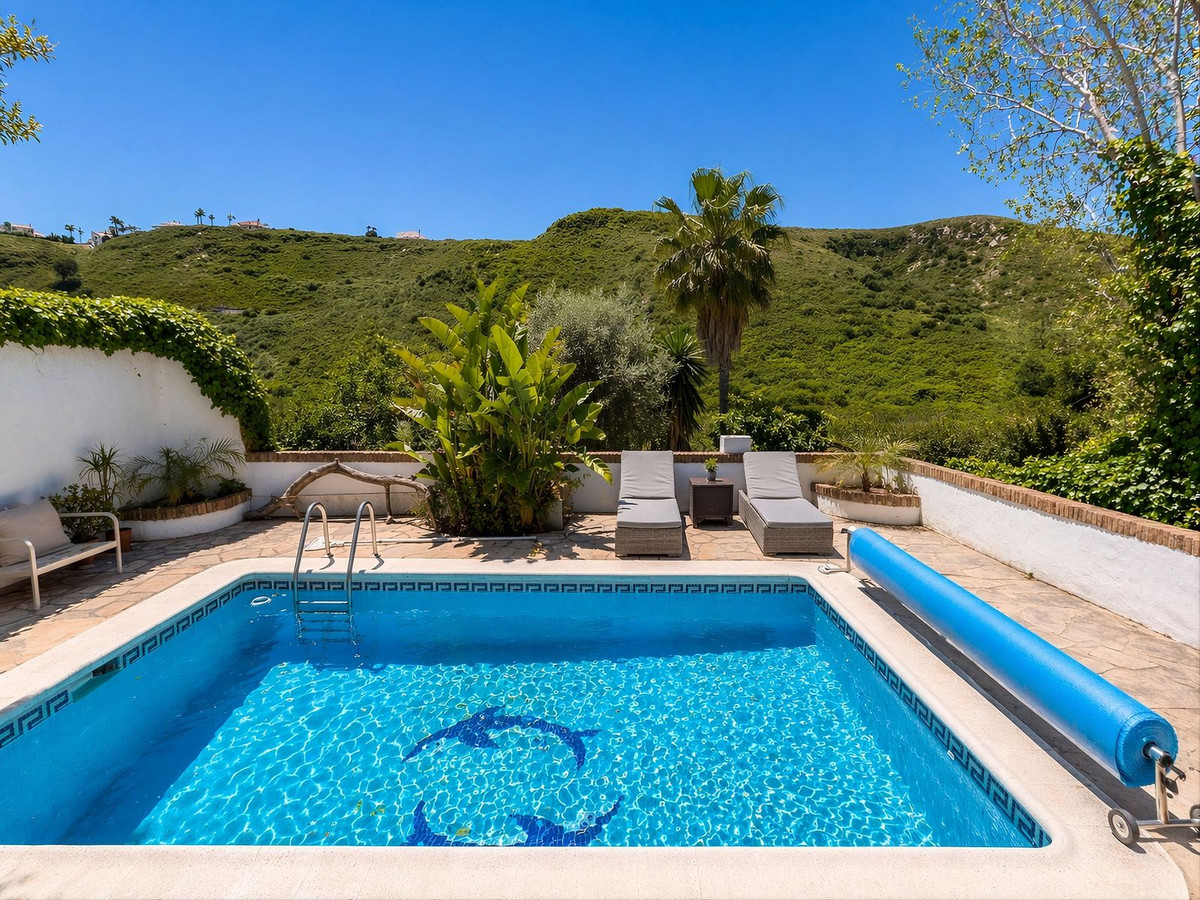 Se vende Finca - Cortijo de 3 dormitorios en Costa Del Sol, Málaga, España