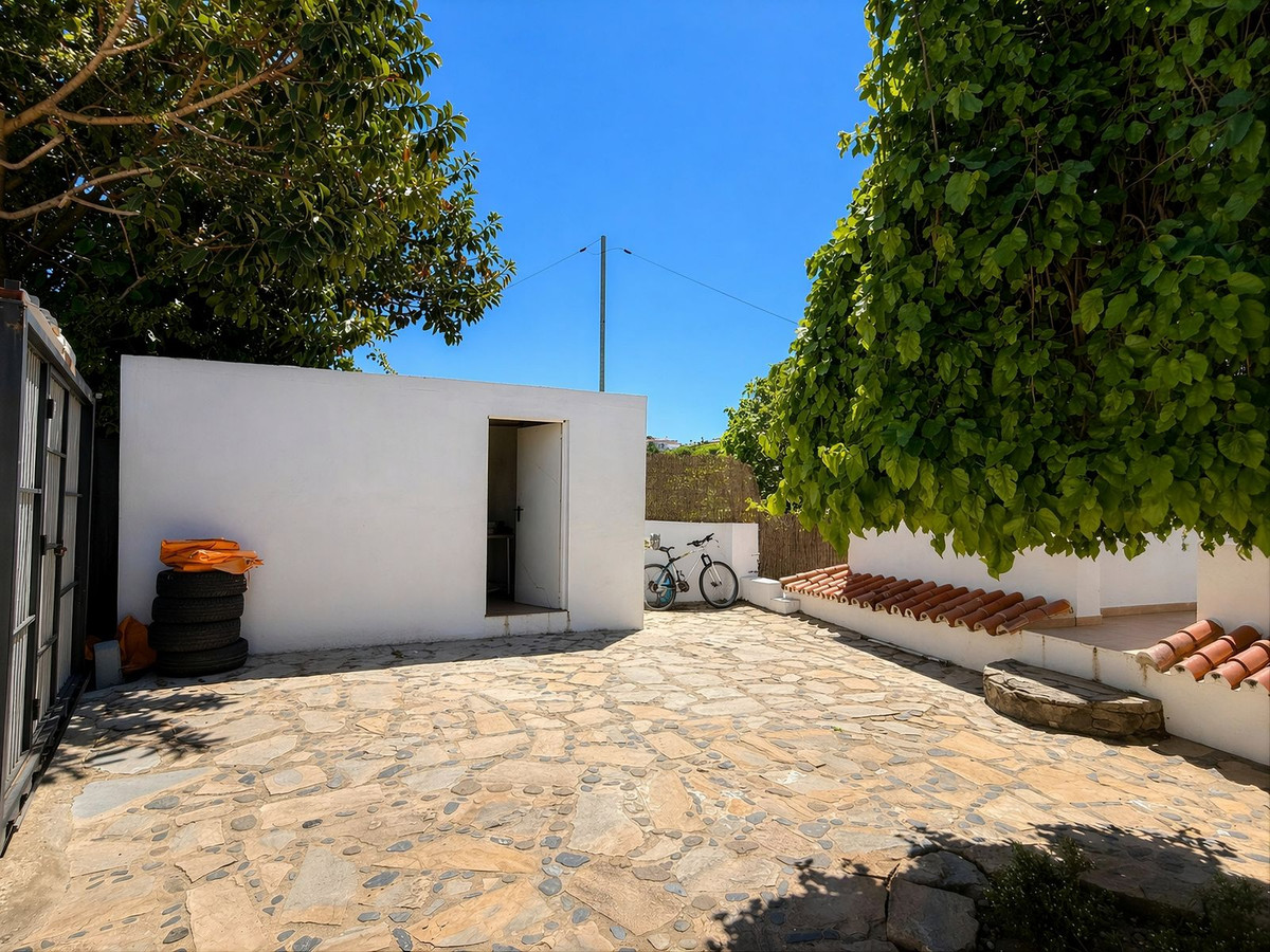 Se vende Finca - Cortijo de 3 dormitorios en Costa Del Sol, Málaga, España