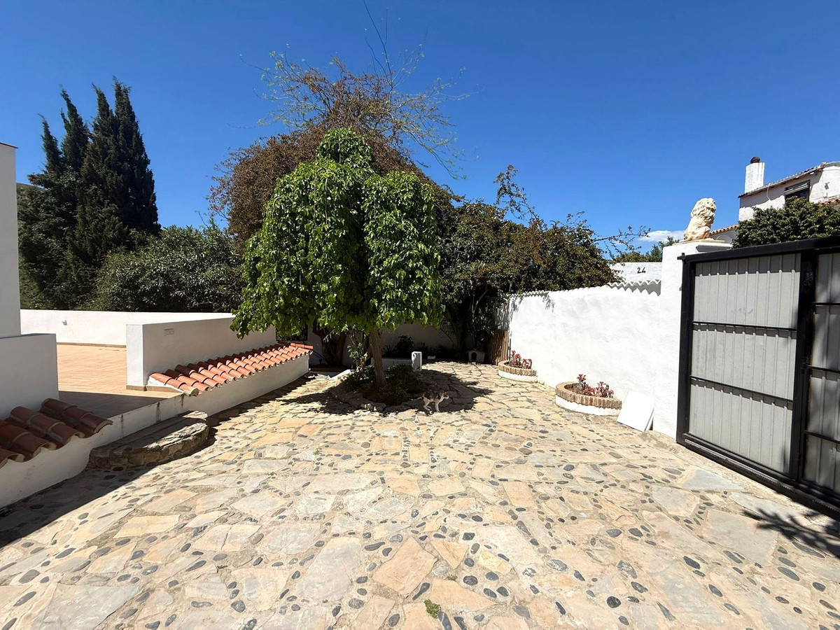 Se vende Finca - Cortijo de 3 dormitorios en Costa Del Sol, Málaga, España