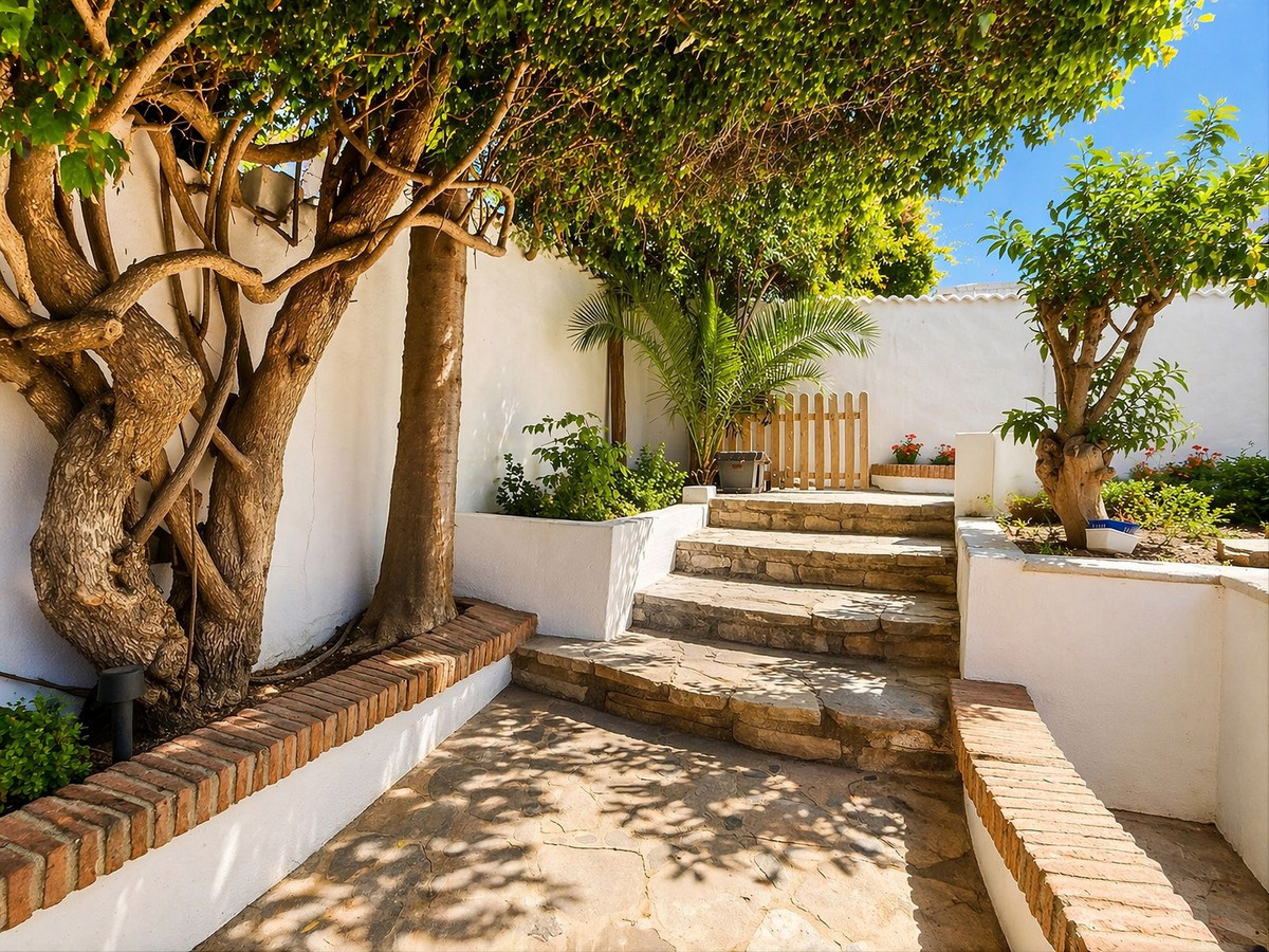 Se vende Finca - Cortijo de 3 dormitorios en Costa Del Sol, Málaga, España