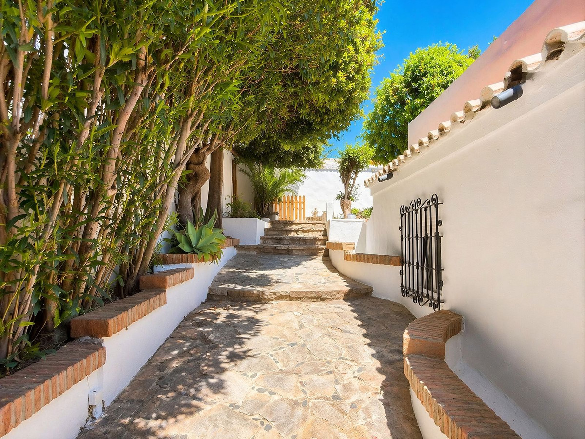 Se vende Finca - Cortijo de 3 dormitorios en Costa Del Sol, Málaga, España