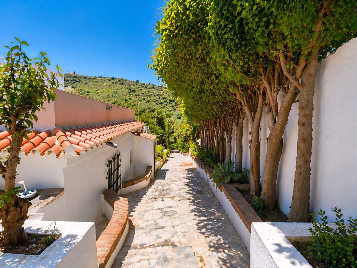 Se vende Finca - Cortijo de 3 dormitorios en Costa Del Sol, Málaga, España