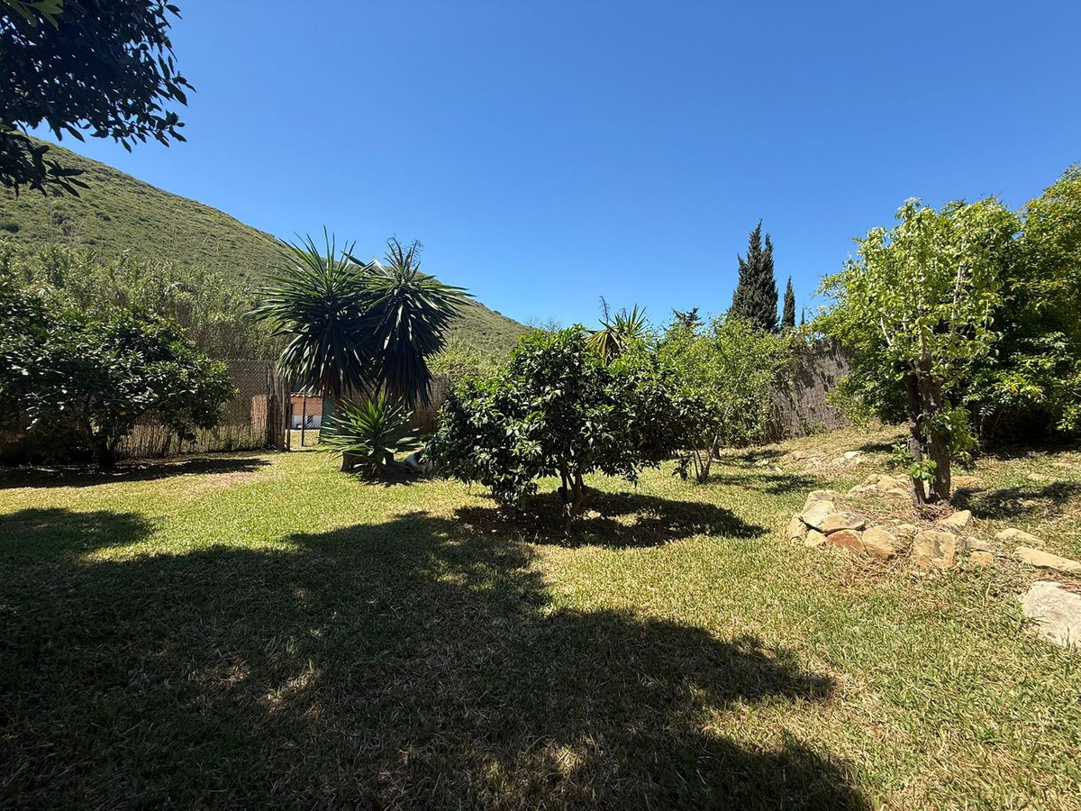 Se vende Finca - Cortijo de 3 dormitorios en Costa Del Sol, Málaga, España