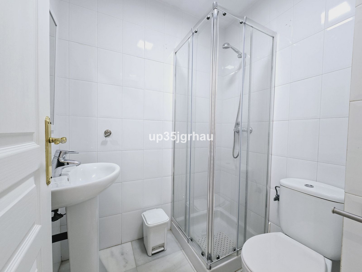2 Bed Apartment for sale in Estepona Costa Del Sol, Málaga, Spain
