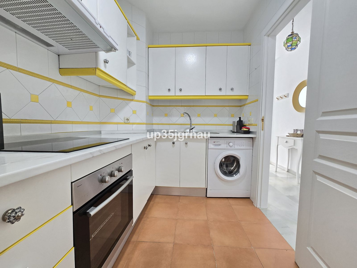 2 Bed Apartment for sale in Estepona Costa Del Sol, Málaga, Spain