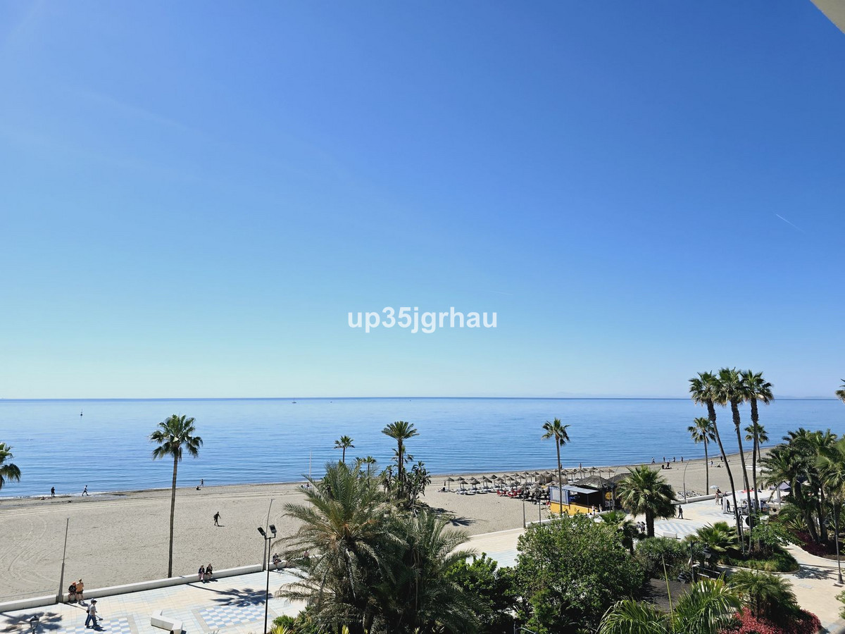 2 Bed Apartment for sale in Estepona Costa Del Sol, Málaga, Spain