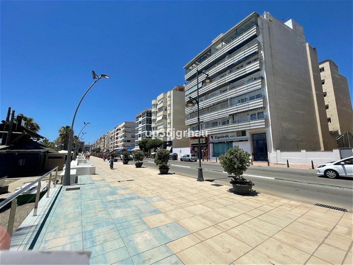 2 Bed Apartment for sale in Estepona Costa Del Sol, Málaga, Spain