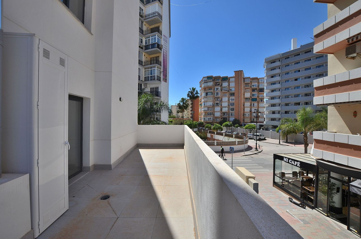 Se vende Apartamento Planta Media de 2 dormitorios en Costa Del Sol, Málaga, España