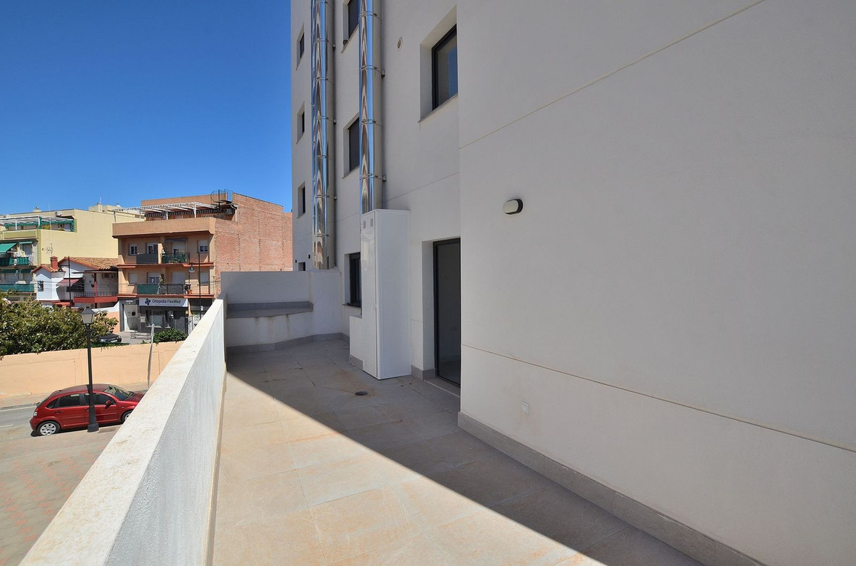 Se vende Apartamento Planta Media de 2 dormitorios en Costa Del Sol, Málaga, España