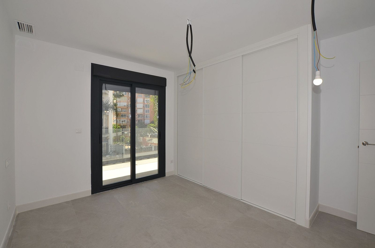 Se vende Apartamento Planta Media de 2 dormitorios en Costa Del Sol, Málaga, España