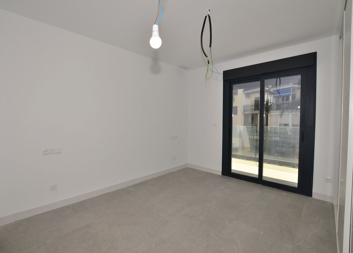 Se vende Apartamento Planta Media de 2 dormitorios en Costa Del Sol, Málaga, España