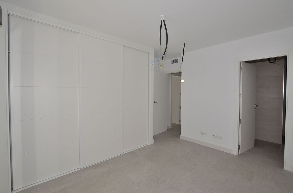Se vende Apartamento Planta Media de 2 dormitorios en Costa Del Sol, Málaga, España