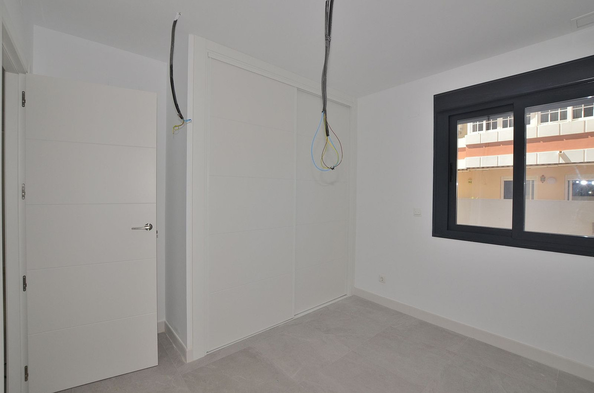 Se vende Apartamento Planta Media de 2 dormitorios en Costa Del Sol, Málaga, España