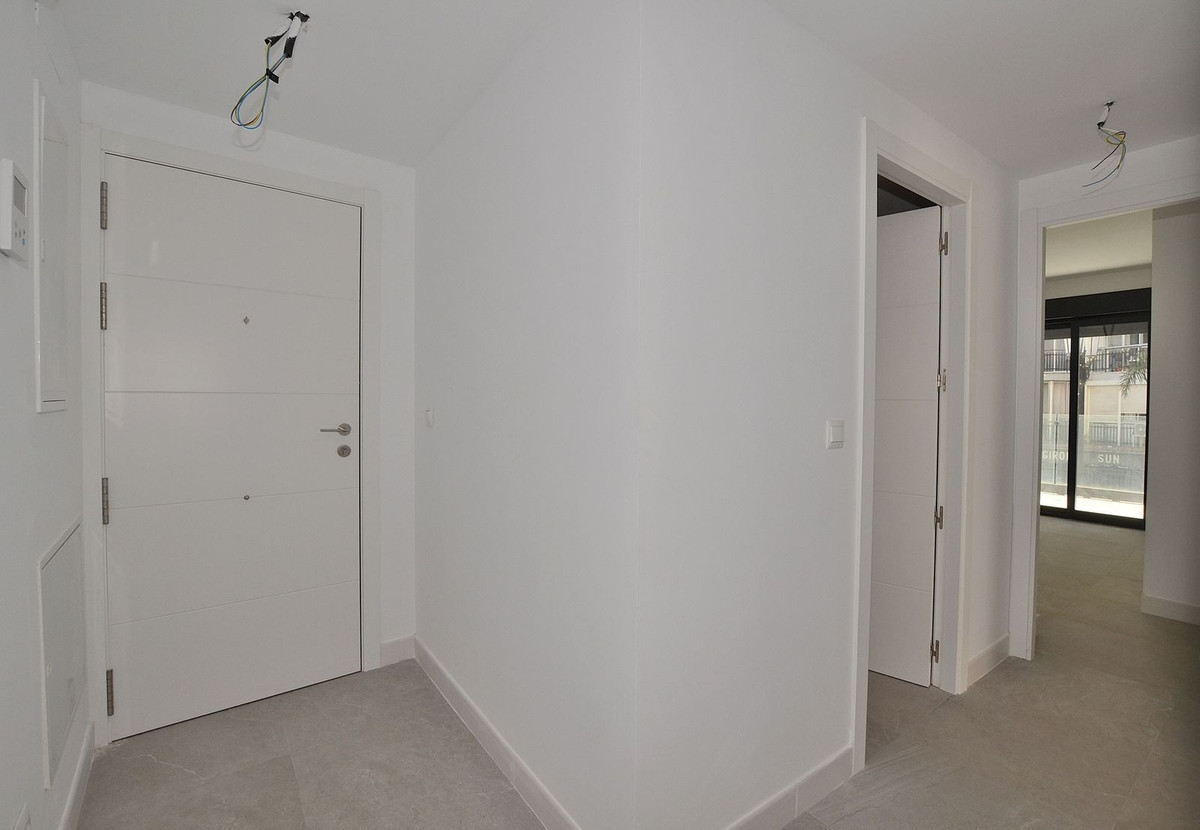 Se vende Apartamento Planta Media de 2 dormitorios en Costa Del Sol, Málaga, España