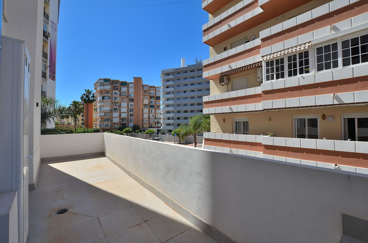 Se vende Apartamento Planta Media de 2 dormitorios en Costa Del Sol, Málaga, España