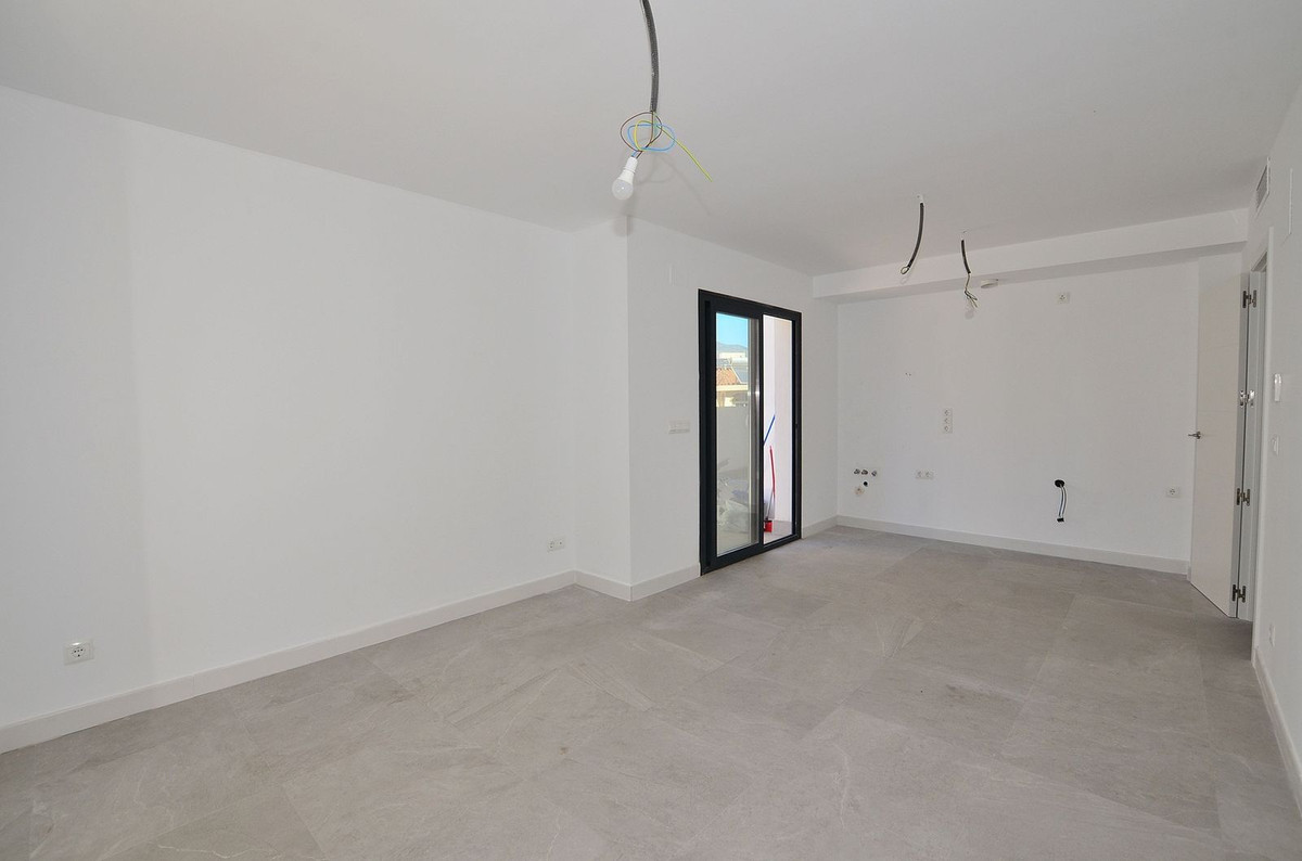 Se vende Apartamento Planta Media de 2 dormitorios en Costa Del Sol, Málaga, España