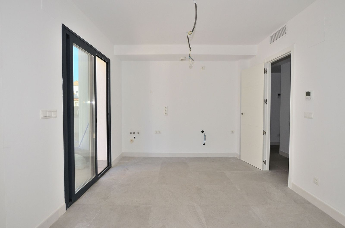 Se vende Apartamento Planta Media de 2 dormitorios en Costa Del Sol, Málaga, España