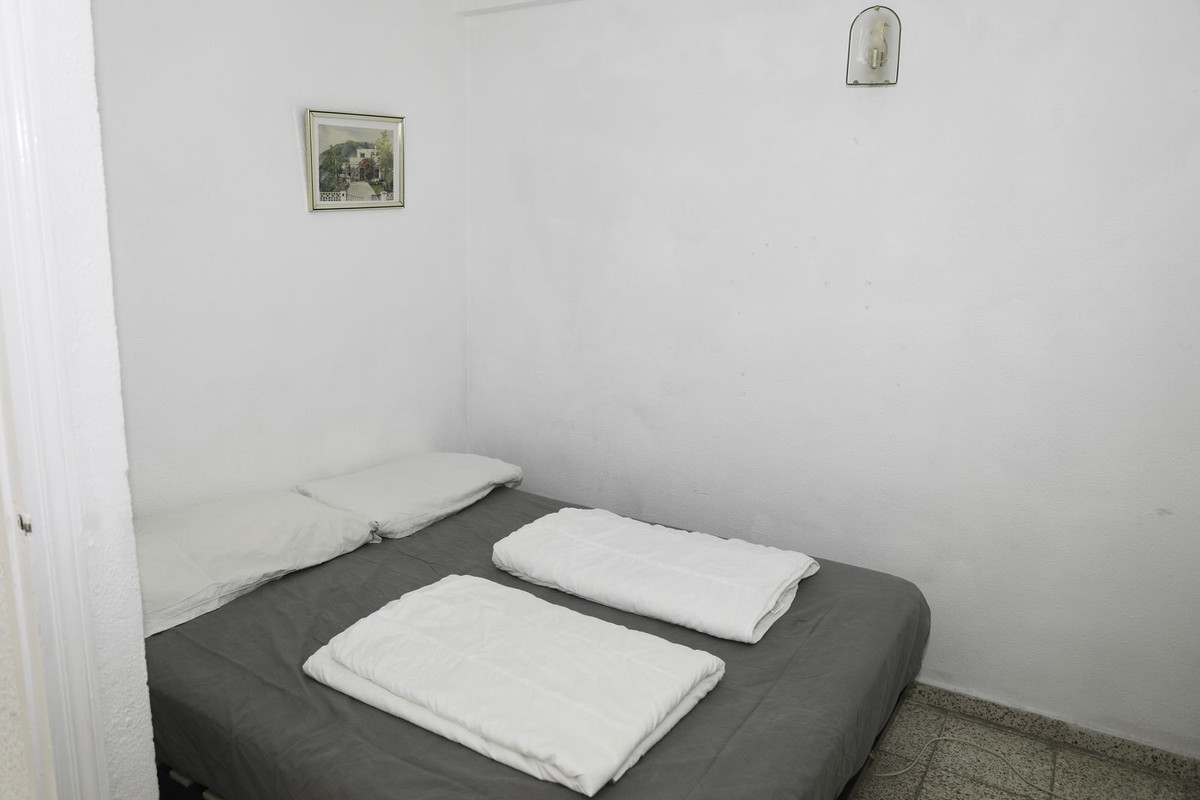 4 Bed Apartment for sale in Los Boliches Costa Del Sol, Málaga, Spain