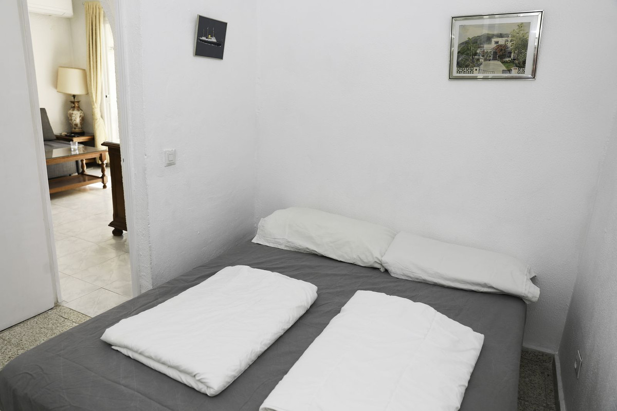 4 Bed Apartment for sale in Los Boliches Costa Del Sol, Málaga, Spain