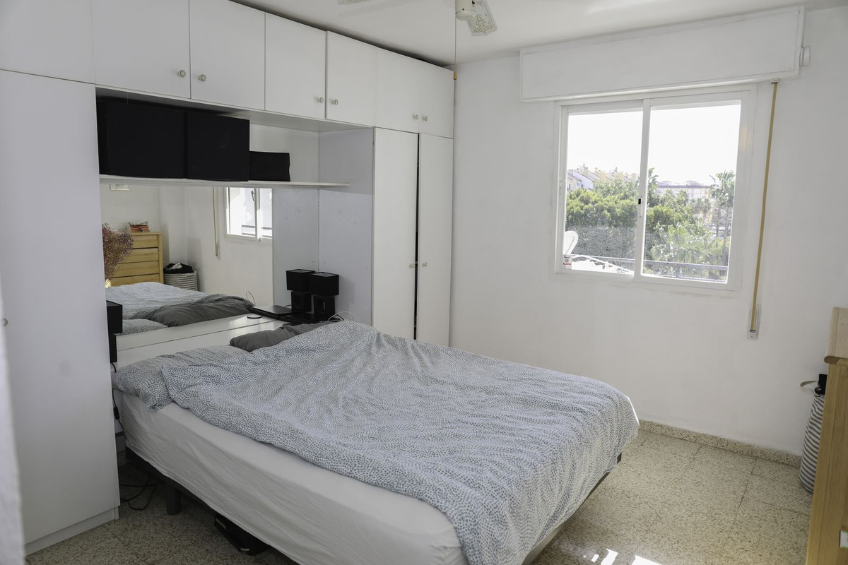 4 Bed Apartment for sale in Los Boliches Costa Del Sol, Málaga, Spain