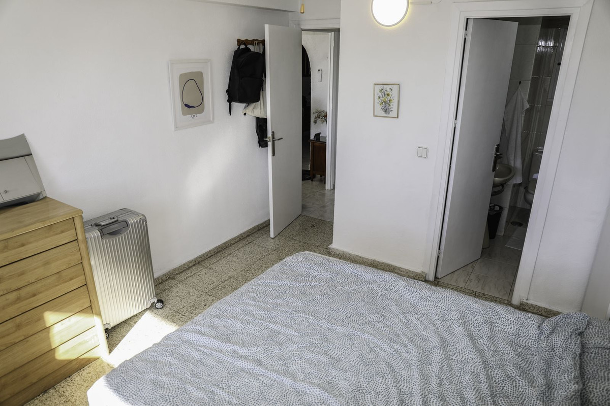 4 Bed Apartment for sale in Los Boliches Costa Del Sol, Málaga, Spain