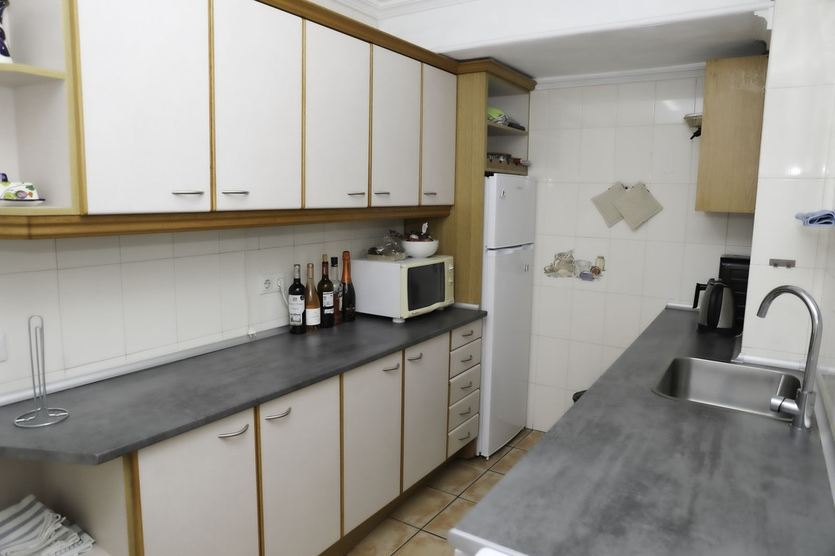 4 Bed Apartment for sale in Los Boliches Costa Del Sol, Málaga, Spain