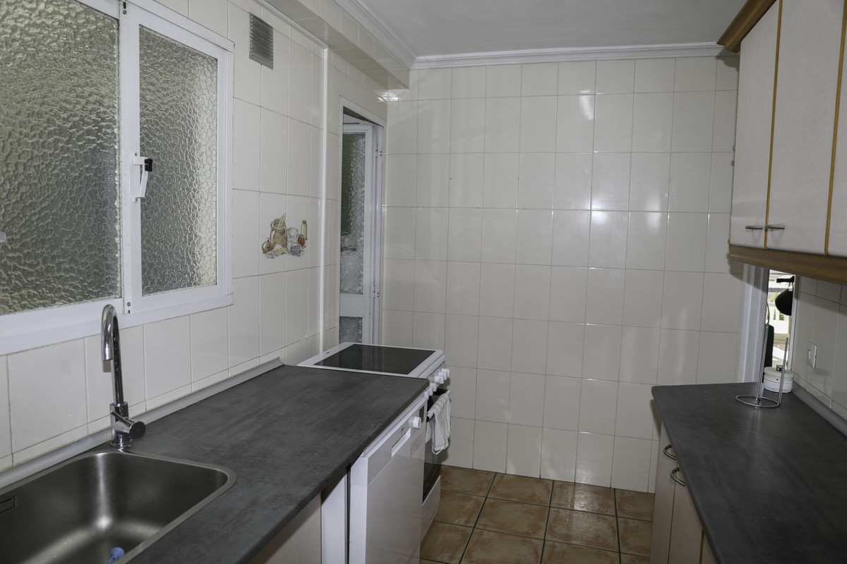 4 Bed Apartment for sale in Los Boliches Costa Del Sol, Málaga, Spain