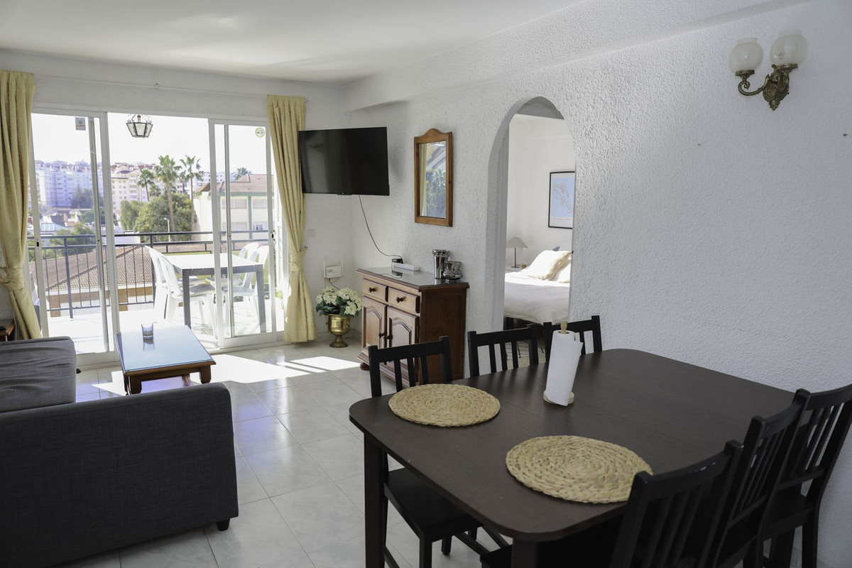 4 Bed Apartment for sale in Los Boliches Costa Del Sol, Málaga, Spain