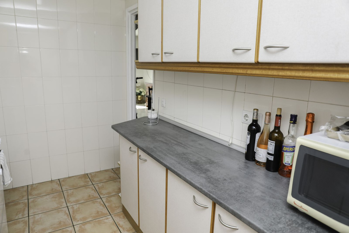 4 Bed Apartment for sale in Los Boliches Costa Del Sol, Málaga, Spain