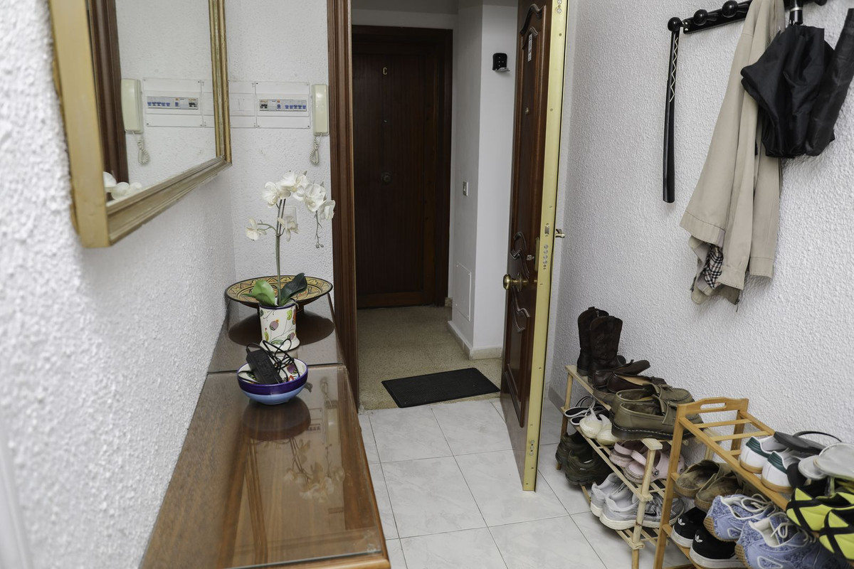 4 Bed Apartment for sale in Los Boliches Costa Del Sol, Málaga, Spain