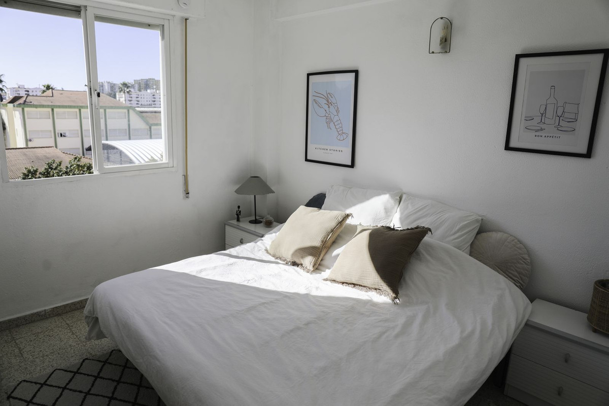 4 Bed Apartment for sale in Los Boliches Costa Del Sol, Málaga, Spain