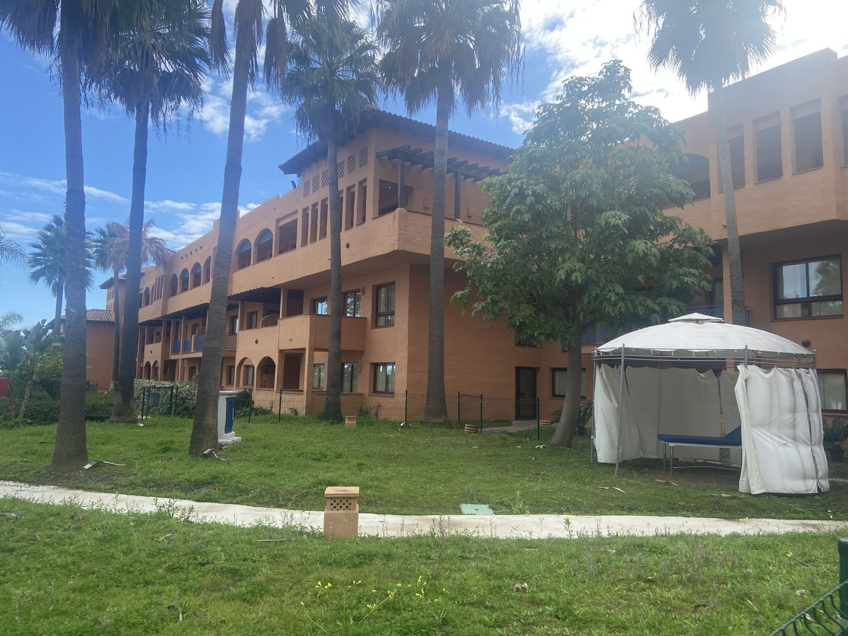 Se vende Apartamento Planta Media de 2 dormitorios en Costa Del Sol, Málaga, España