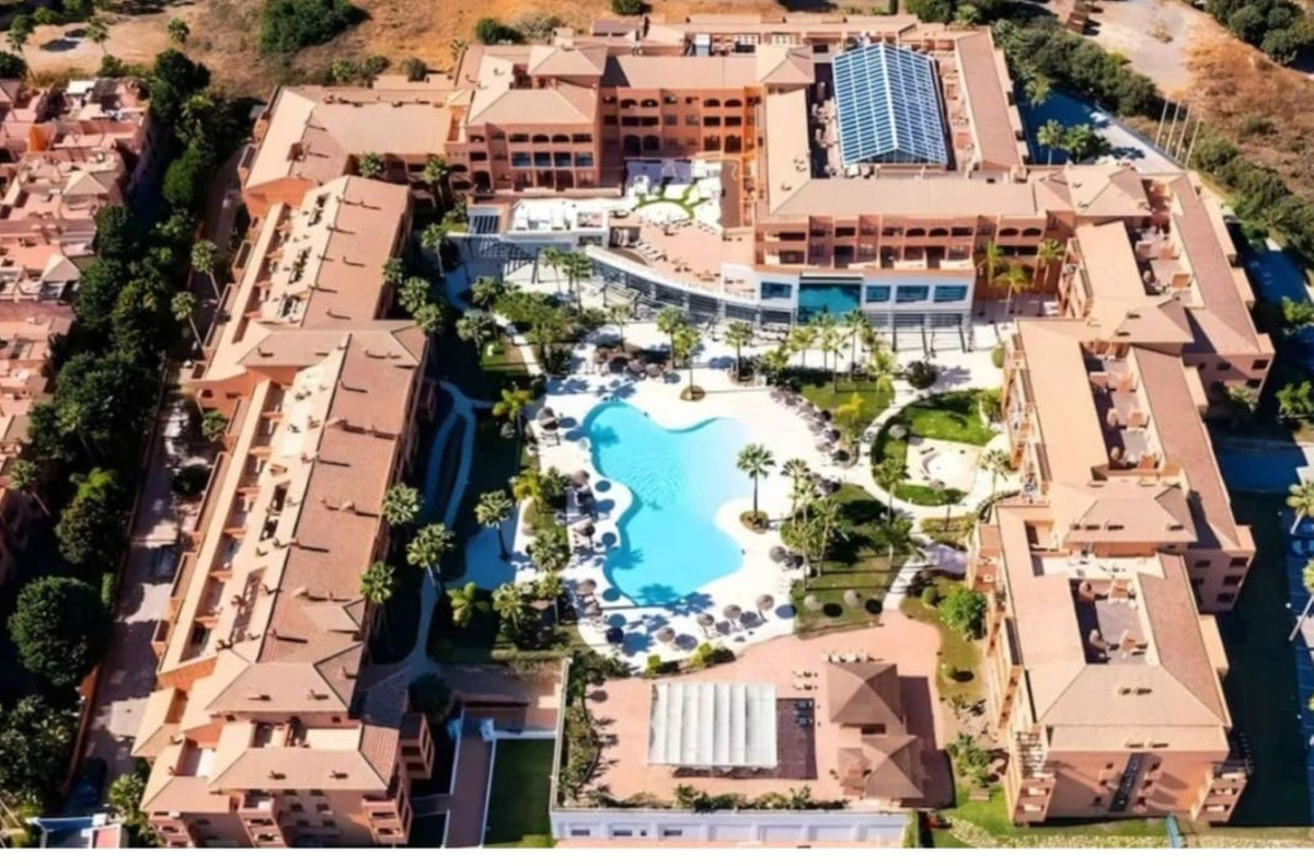 Se vende Apartamento Planta Media de 2 dormitorios en Costa Del Sol, Málaga, España