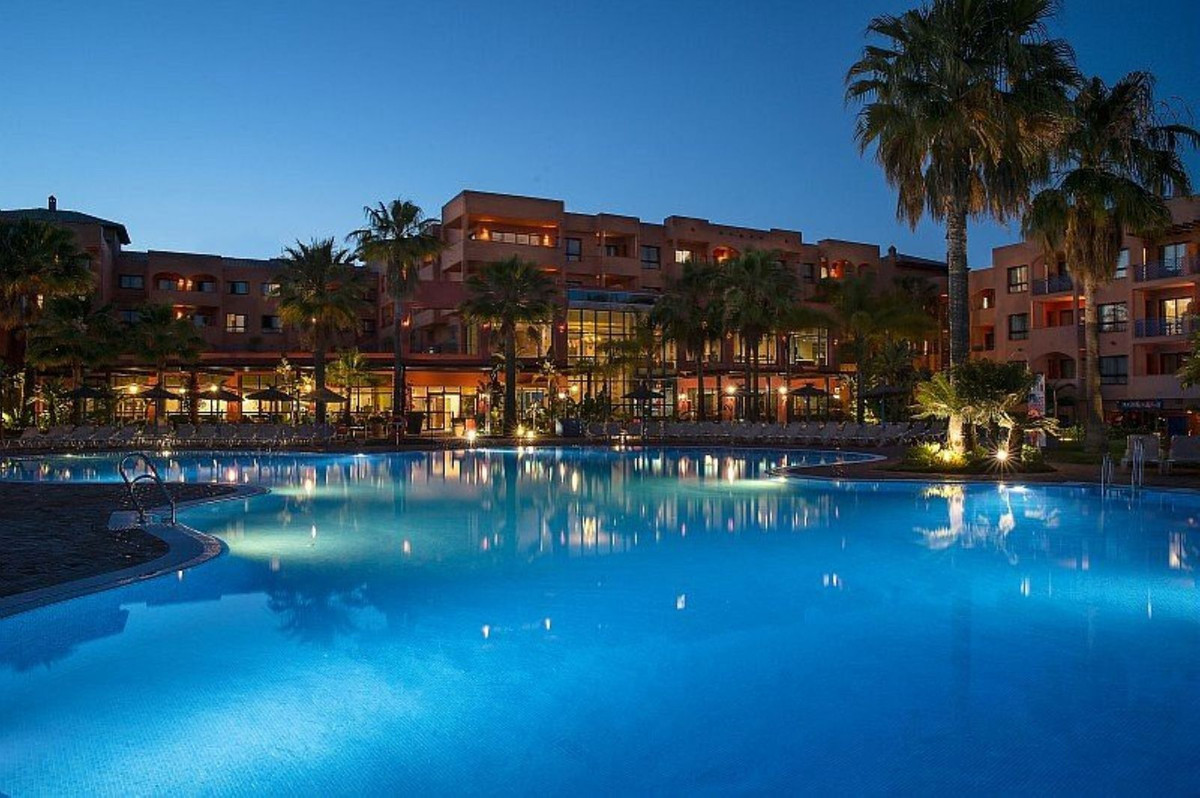 Se vende Apartamento Planta Media de 2 dormitorios en Costa Del Sol, Málaga, España